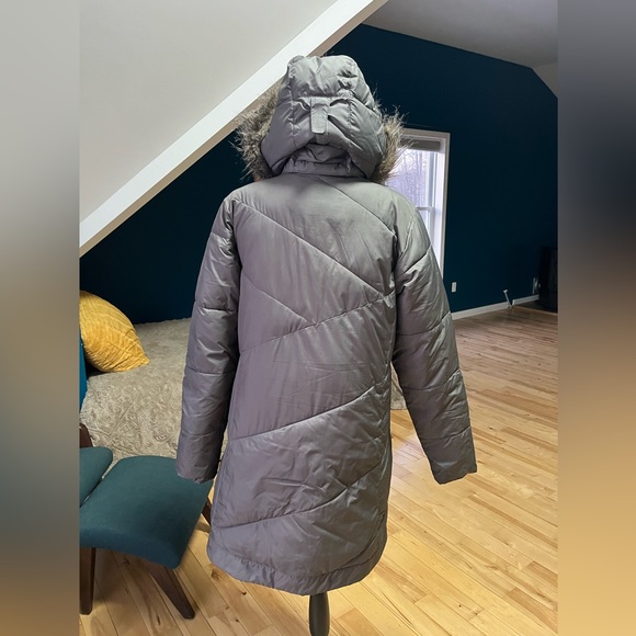 Women’s Columbia long jacket Size L removable fur - Picture 4 of 9